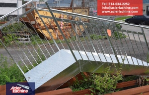 Escalier droit extérieure galvanisée | Steel exterior stair galvanised | Acier Lachine, Montreal, Quebec | www.acierlachine.com | +1-514-634-2252